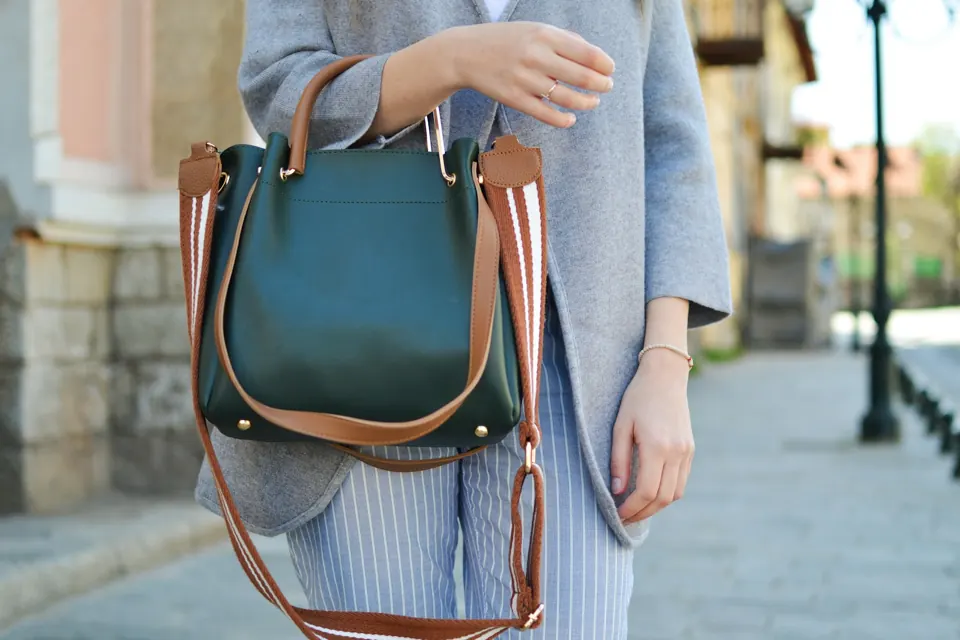 Teal structured tote bag with leather handles
