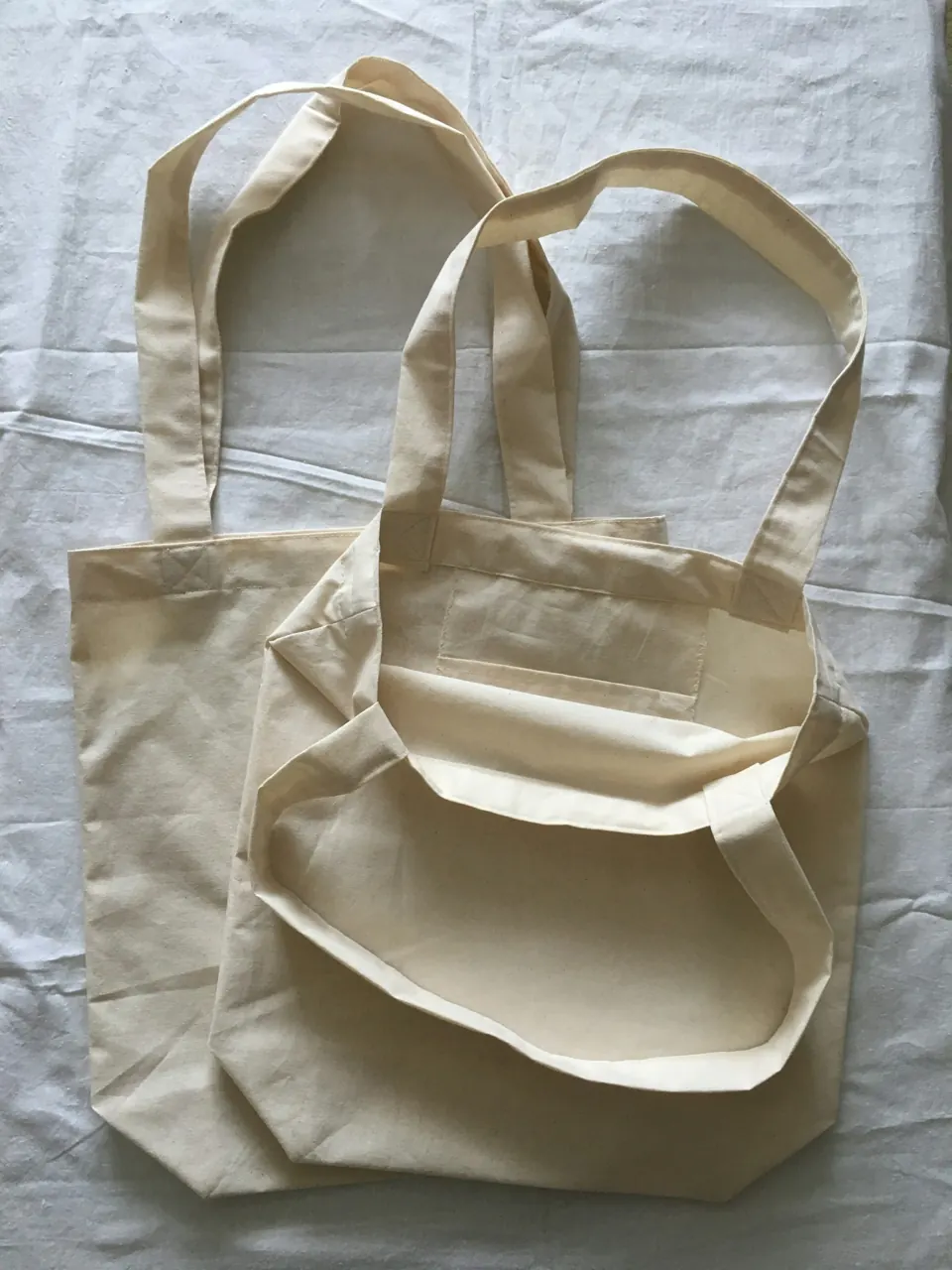White and black tote bag