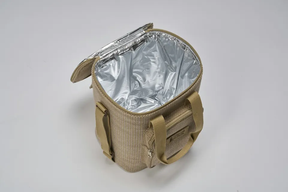 Open insulated lunch bag with a silver reflective lining