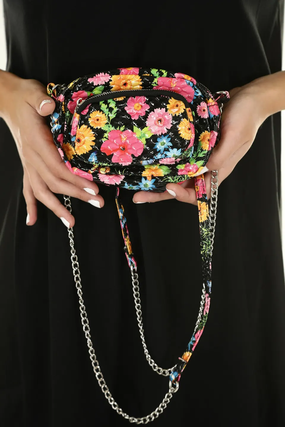 Small floral handbag with chain strap